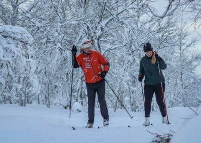 A skier enjoys a cross country ski lesson Venabu fjellhotell