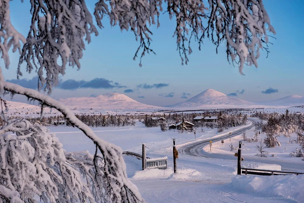 Vakkert vinterlandskap og utsikt mot Muen fra Venabu Fjellhotell