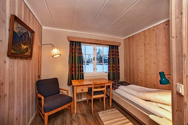 View_into_single_room_Venabu_Fjellhotell