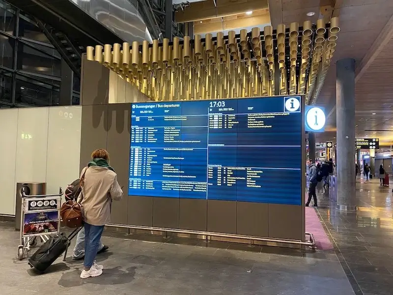 Gardermoen_Bus_departures_board.jpg-1 Bus departure information board Oslo airport